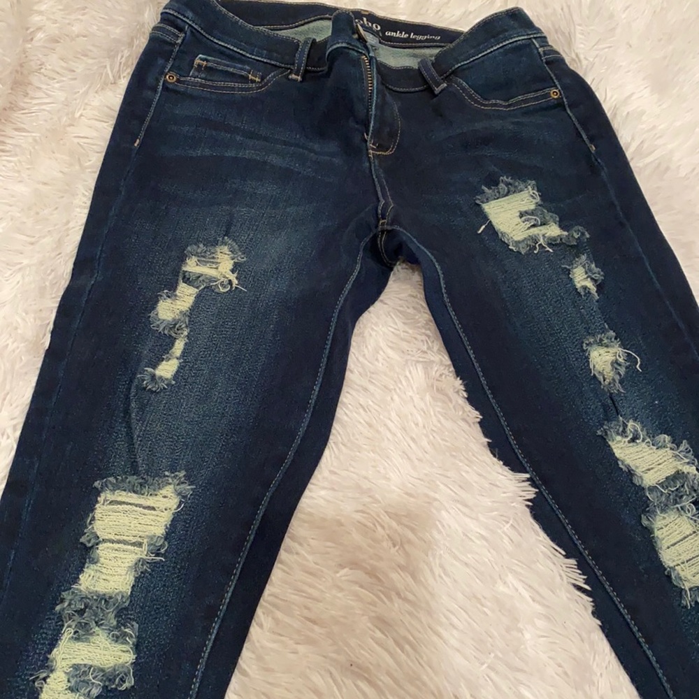 Soho distressed ankled leggings jeans. No flaws. Worn only once.